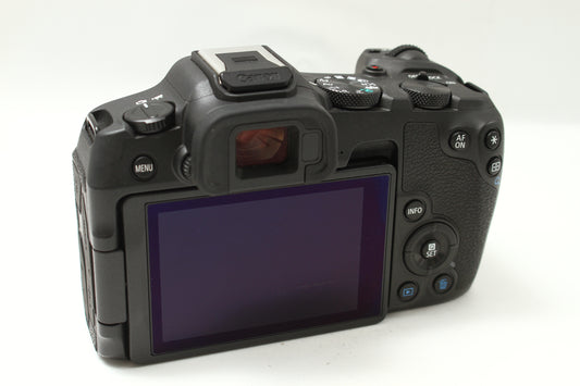 EOS R8