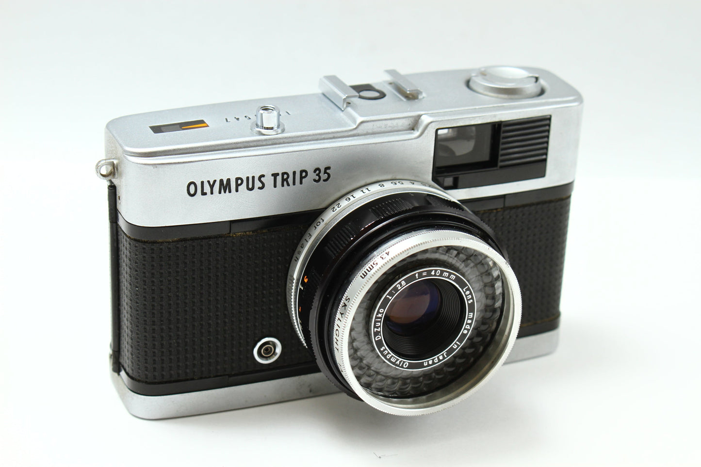 TRIP 35 シルバー 40/2.8