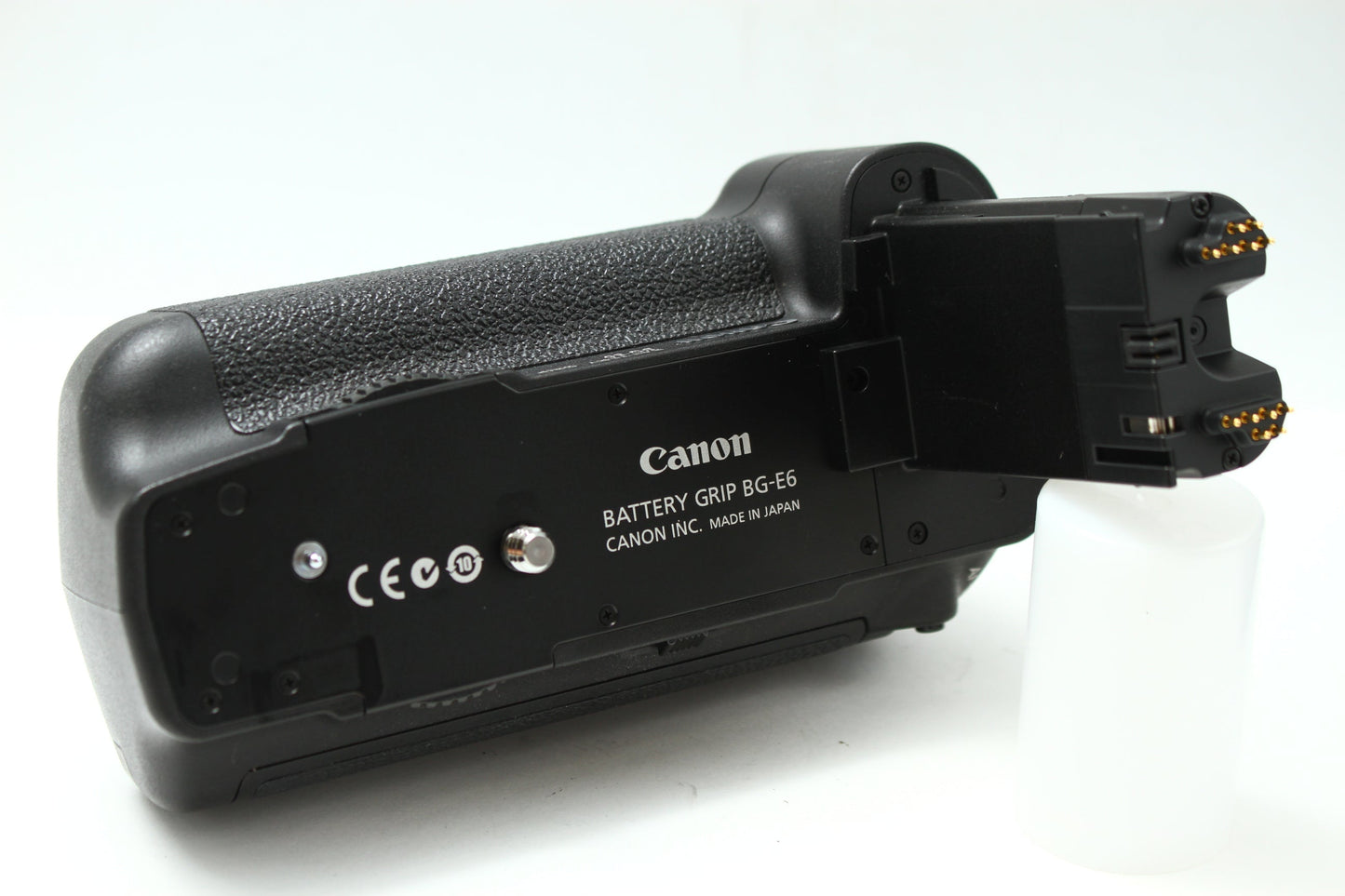 EOS 5D Mark II + BG-E6