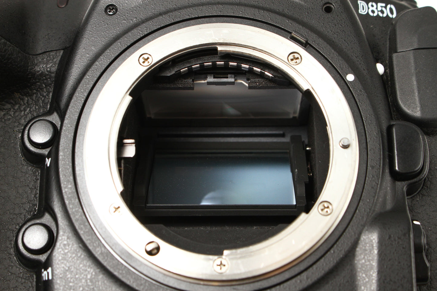 D850