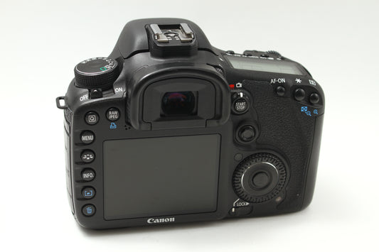 EOS 7D