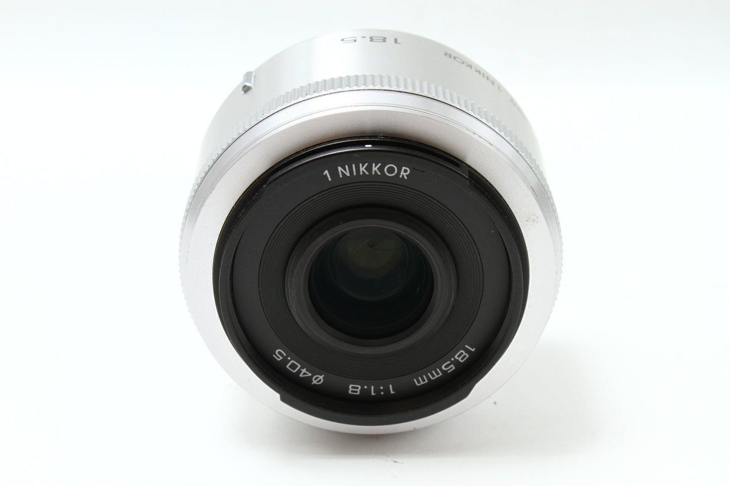 J1 ブラック + 1 NIKKOR 18.5/1.8 シルバー