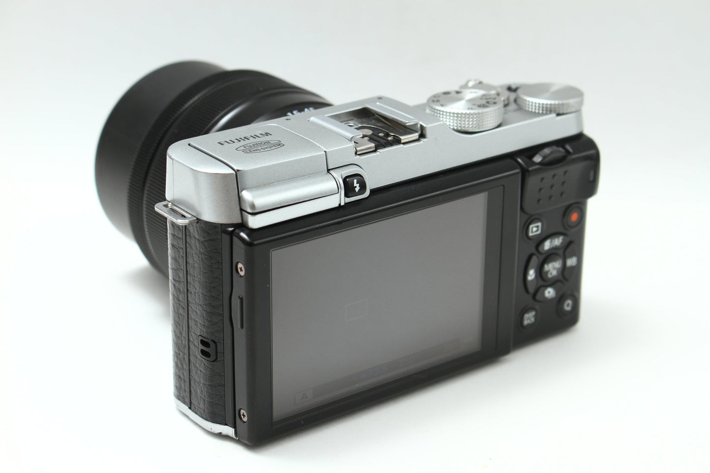 X-A1 シルバー + XC 15-45