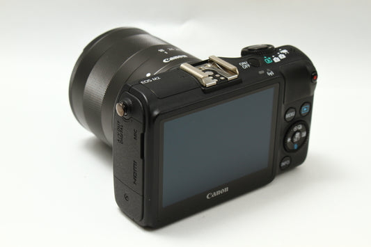 EOS M2 ブラック + 18-55 IS STM