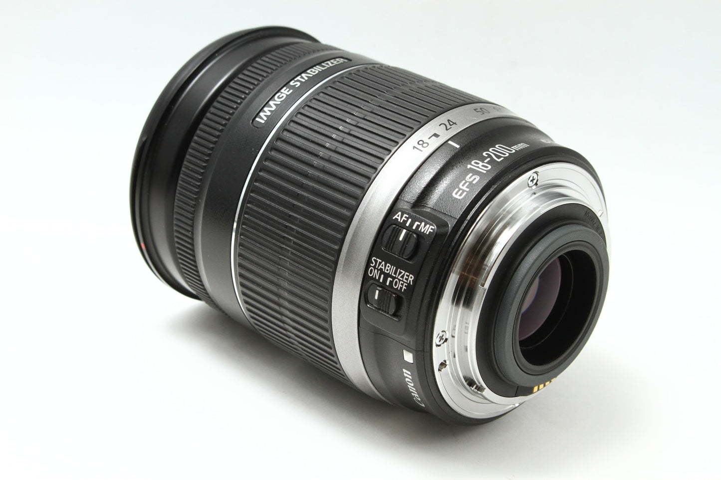 EF-S 18-200/3.5-5.6 IS