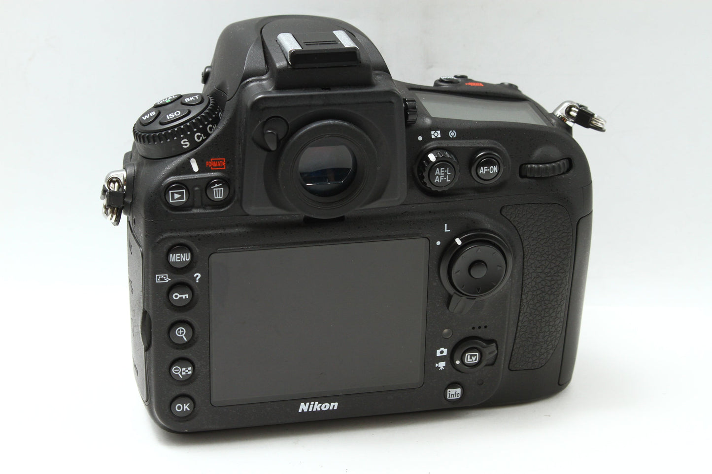 D800