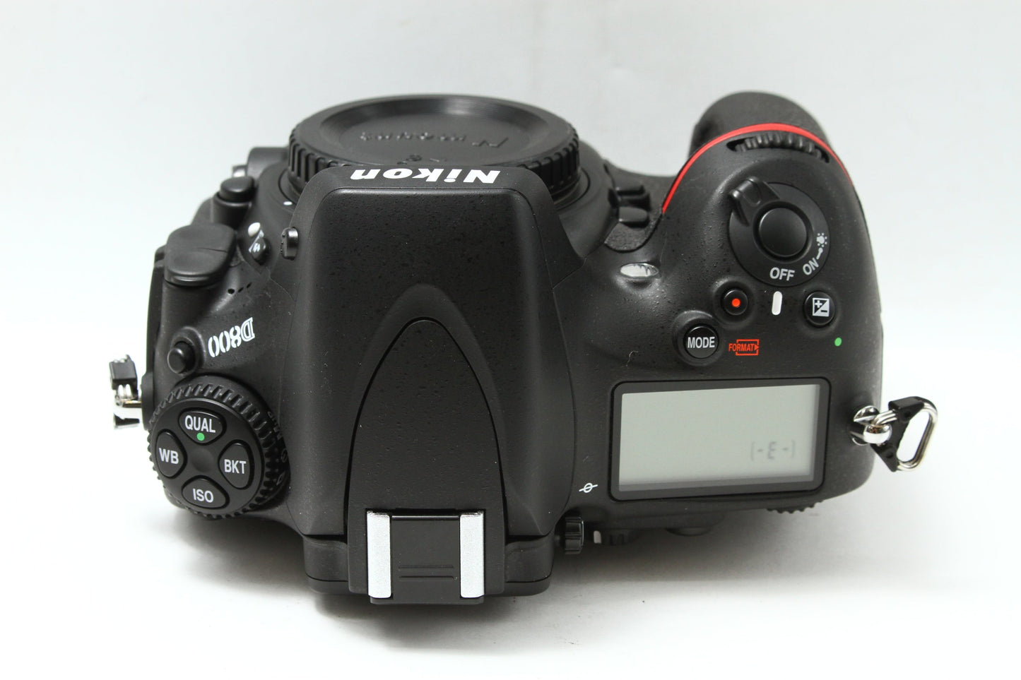 D800