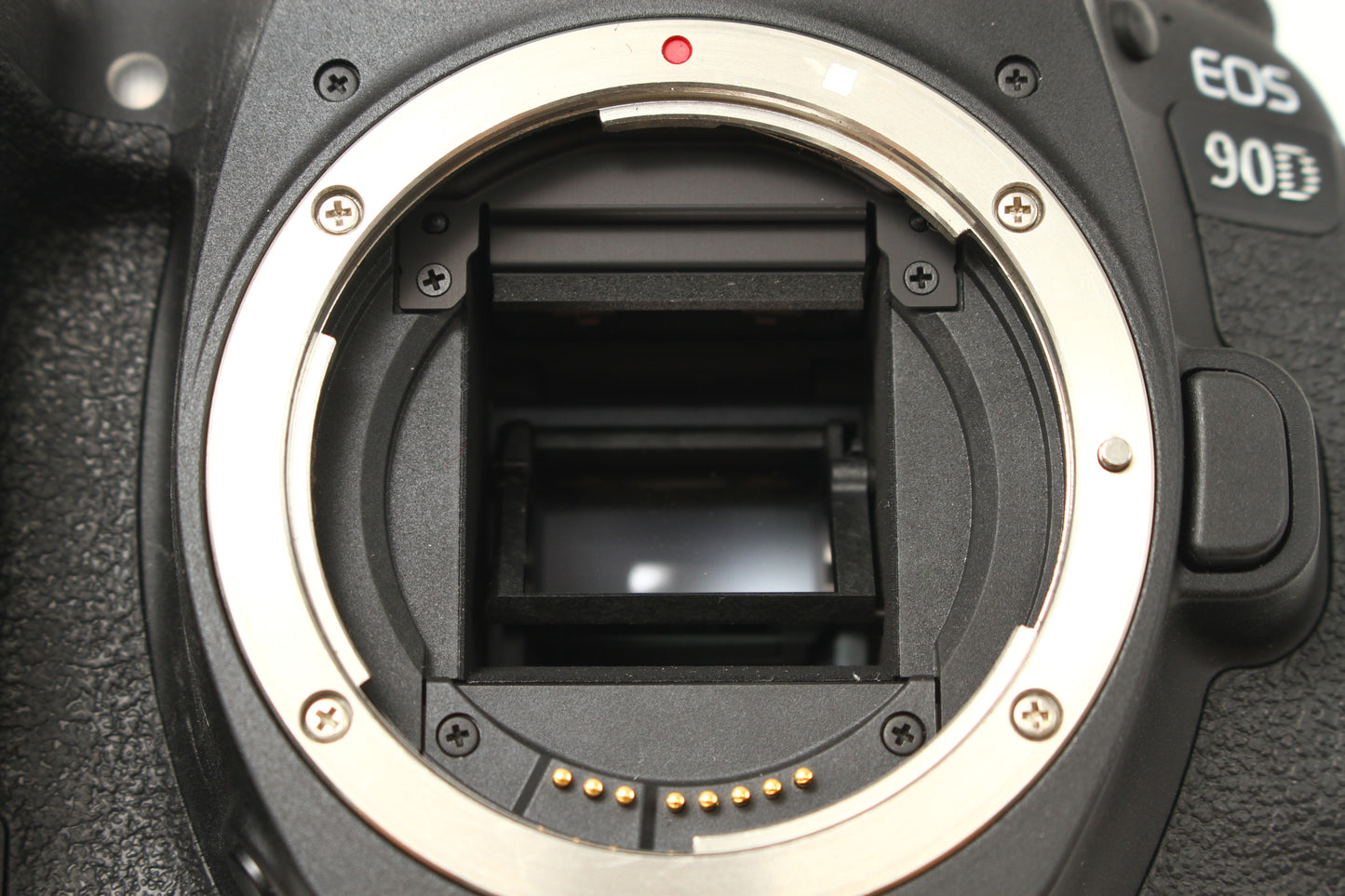 EOS 90D