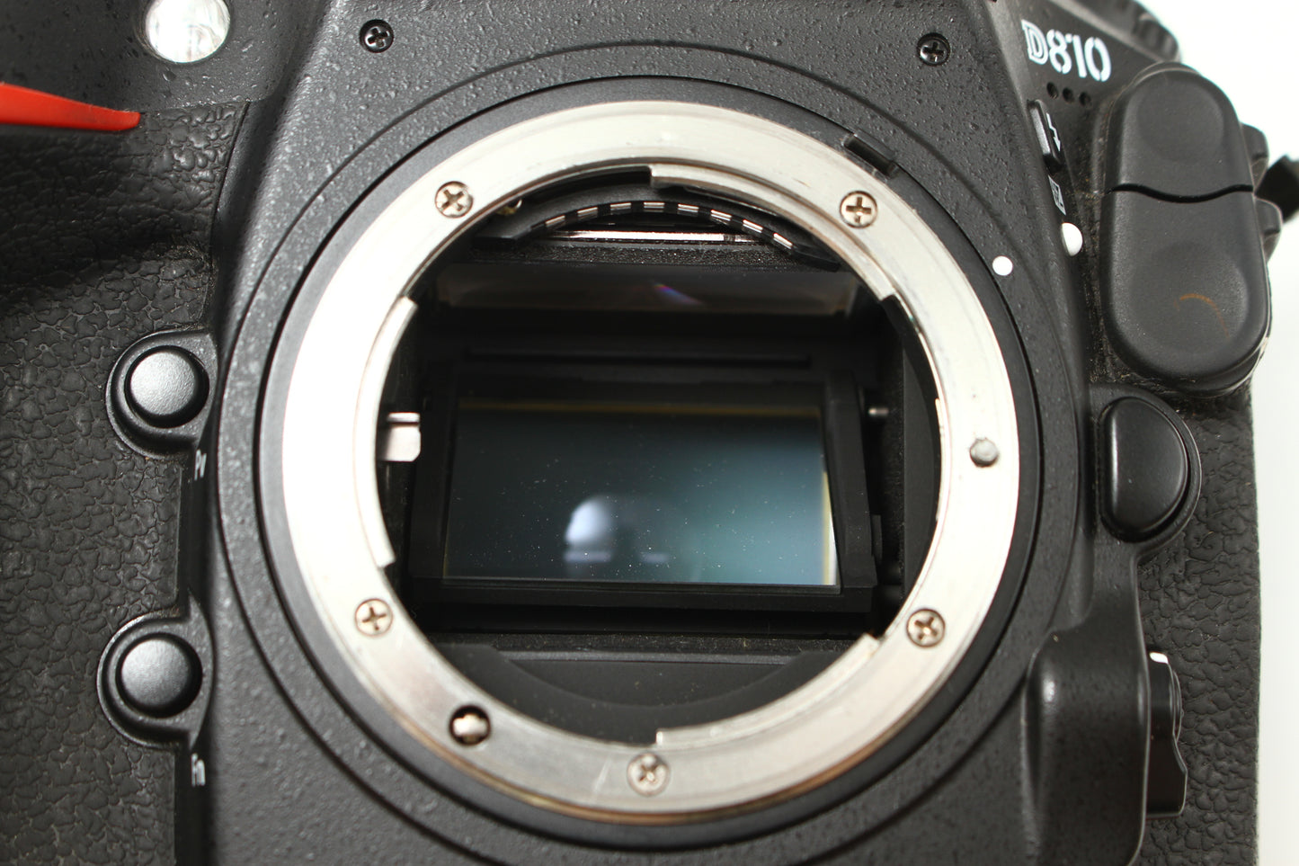 D810