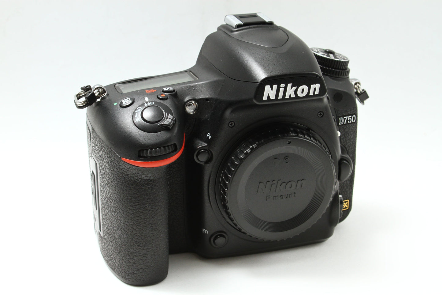 D750