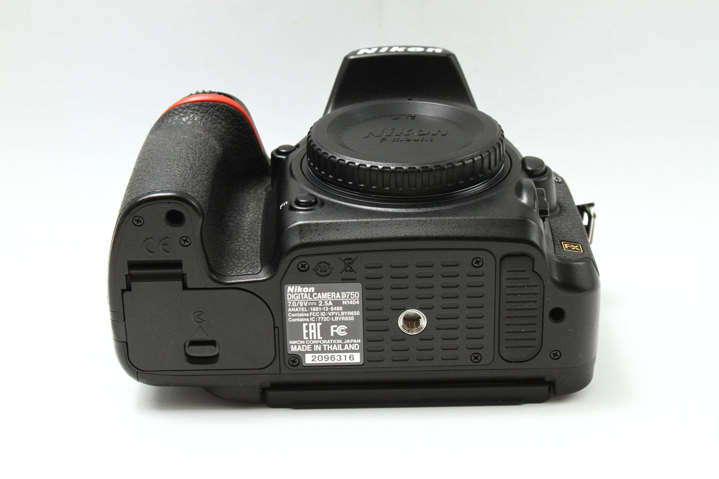 D750
