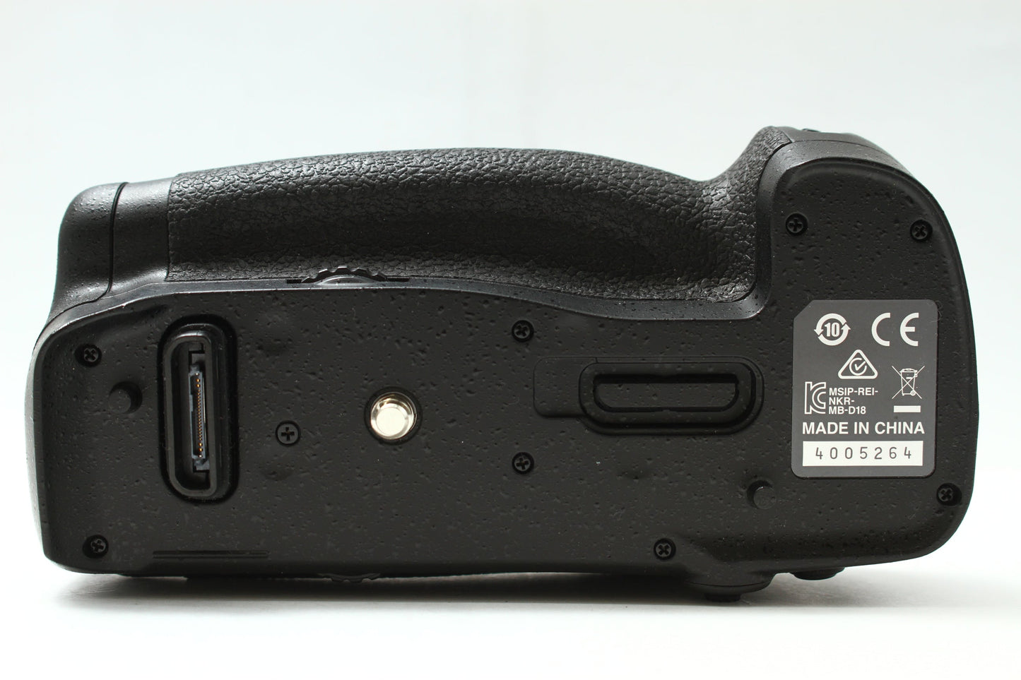 マルチパワーバッテリーパック MB-D18 (D850用)