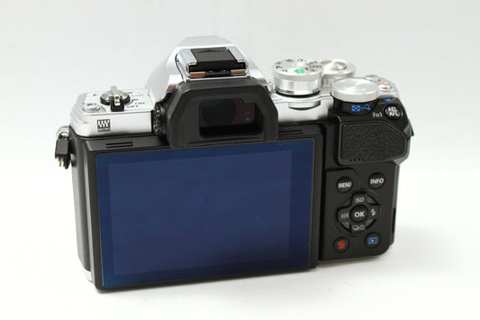 O-MD E-M10 Mark III シルバー