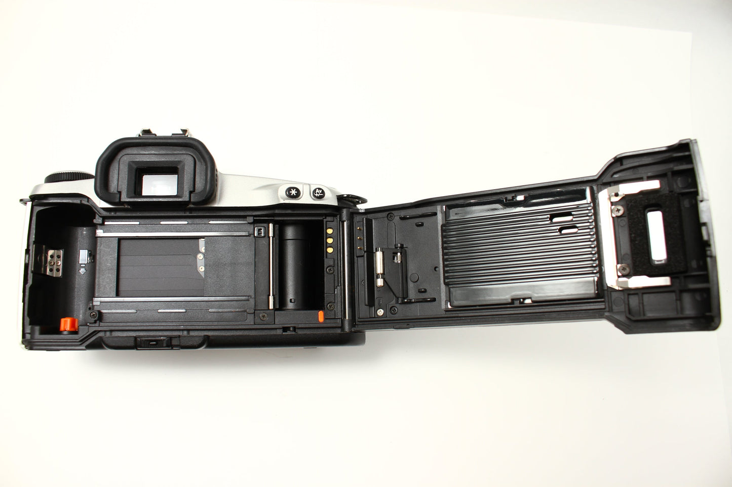 EOS Kiss シルバー