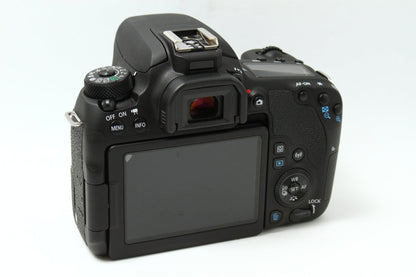 EOS 9000D