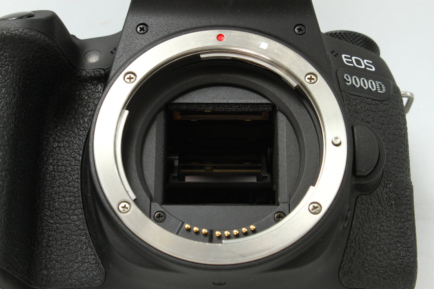 EOS 9000D