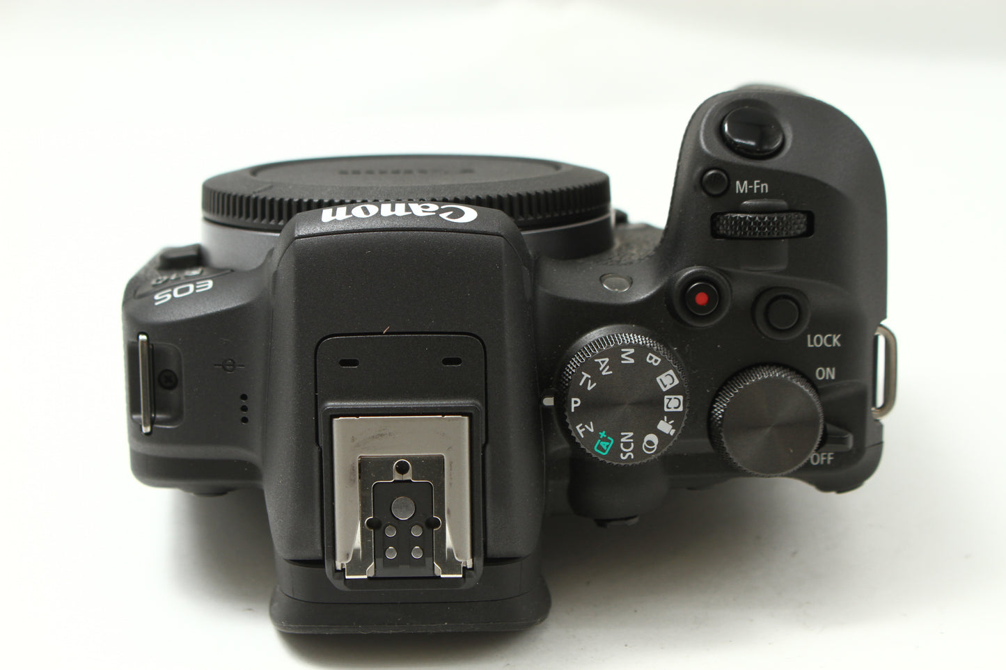 EOS R10