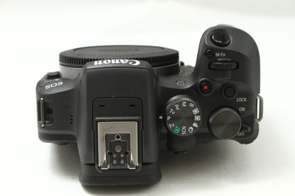 EOS R10