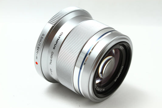 M.ZUIKO DIGITAL 45/1.8 シルバー