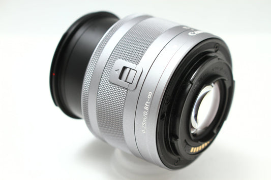 EF-M 15-45/3.5-6.3 IS STM シルバー