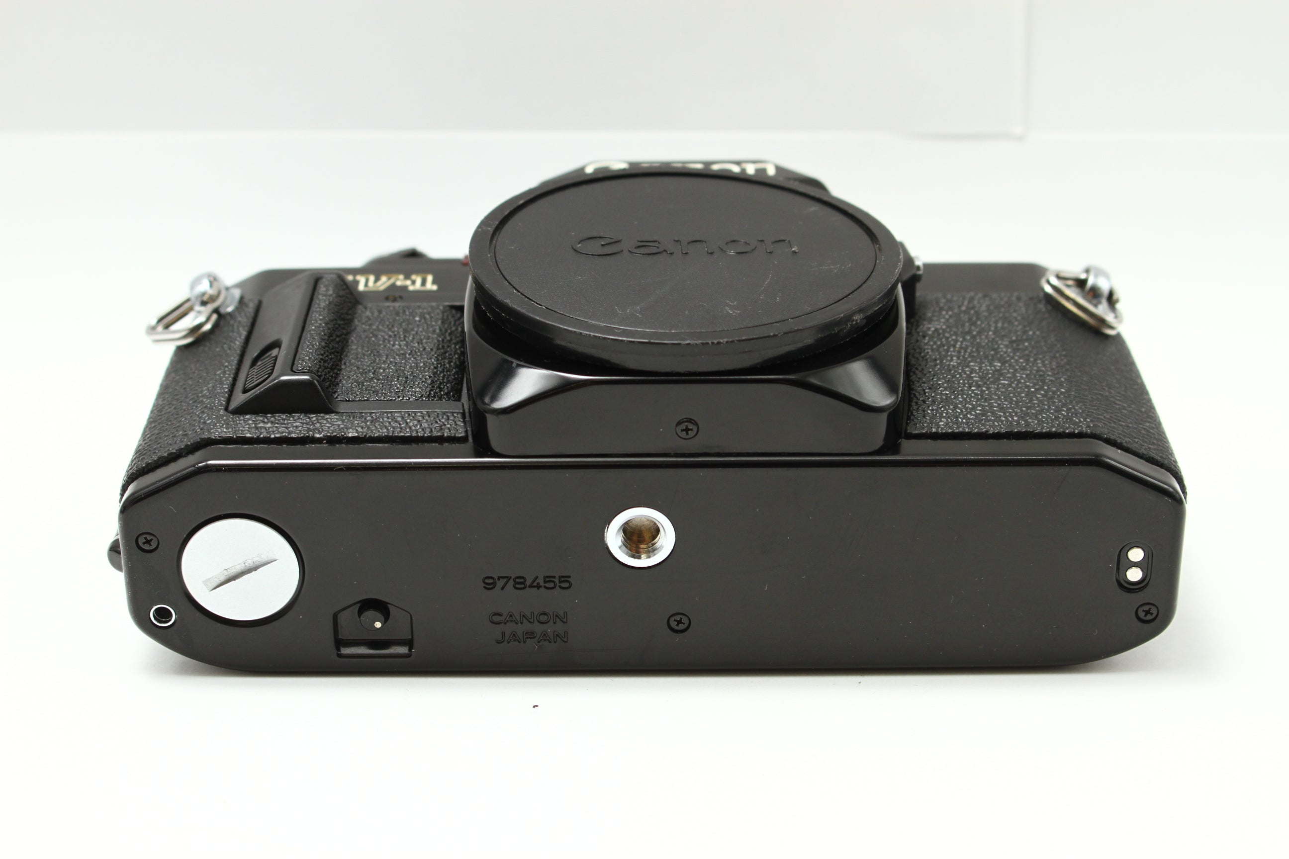 Canon (キヤノン) AV-1 ブラック フィルムカメラ 一眼レフ – にっしん