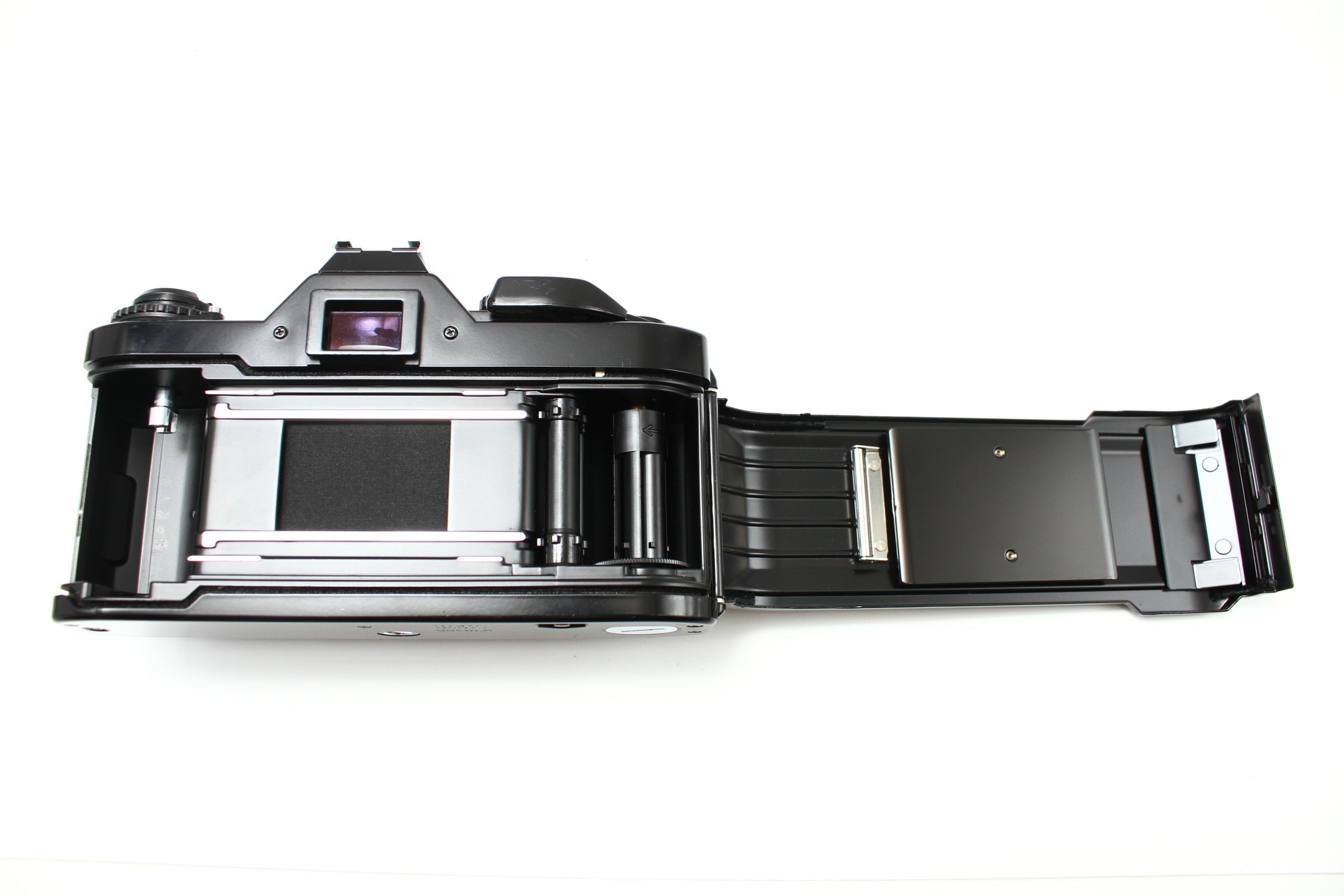 Canon (キヤノン) AV-1 ブラック フィルムカメラ 一眼レフ – にっしん