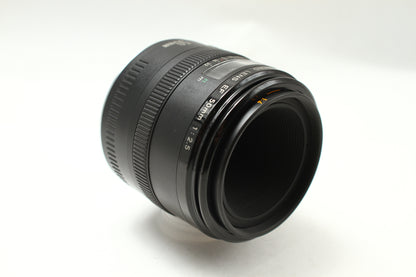 EF 50/2.5 COMPACT-MACRO