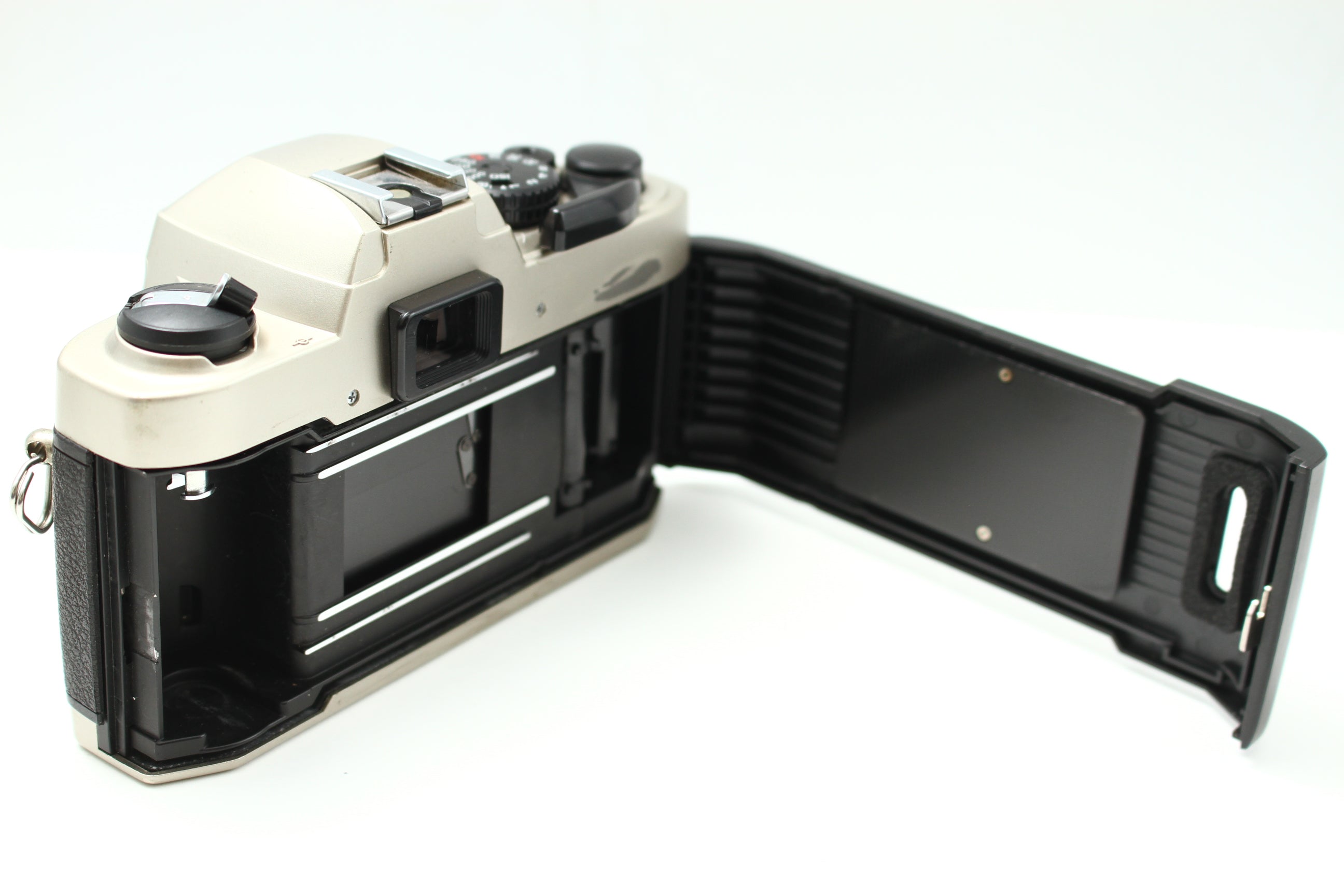 Nikon FM10 一眼レフカメラ NIKKORレンズ付き ニコン最後のMF一眼レフカメラ「FM10」