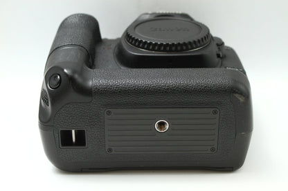 EOS 5D Mark II + BG-E6