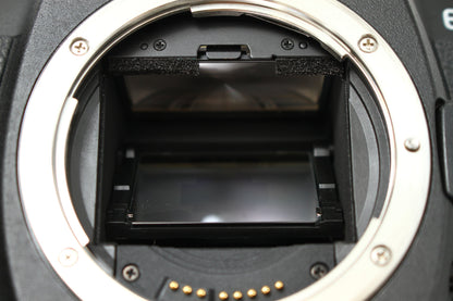EOS 5D Mark II + BG-E6