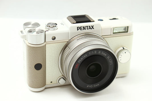 Q ホワイト + 01 STANDARD PRIME 8.5/1.9 レンズキット