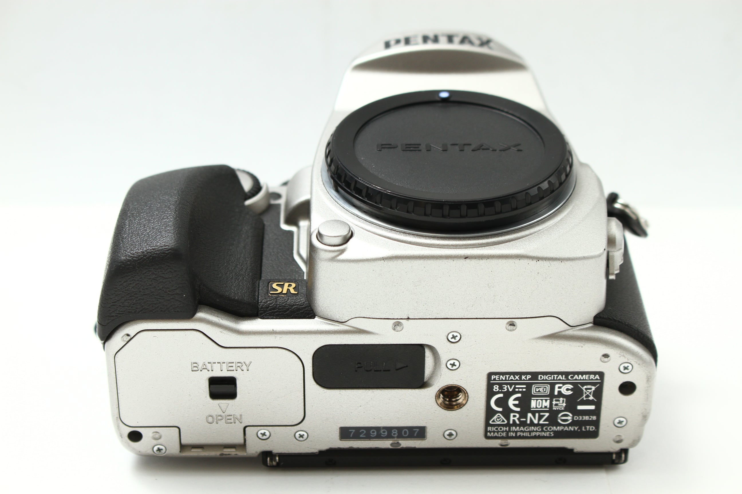 PENTAX (ペンタックス) KP シルバー デジタルカメラ 一眼レフ – にっ