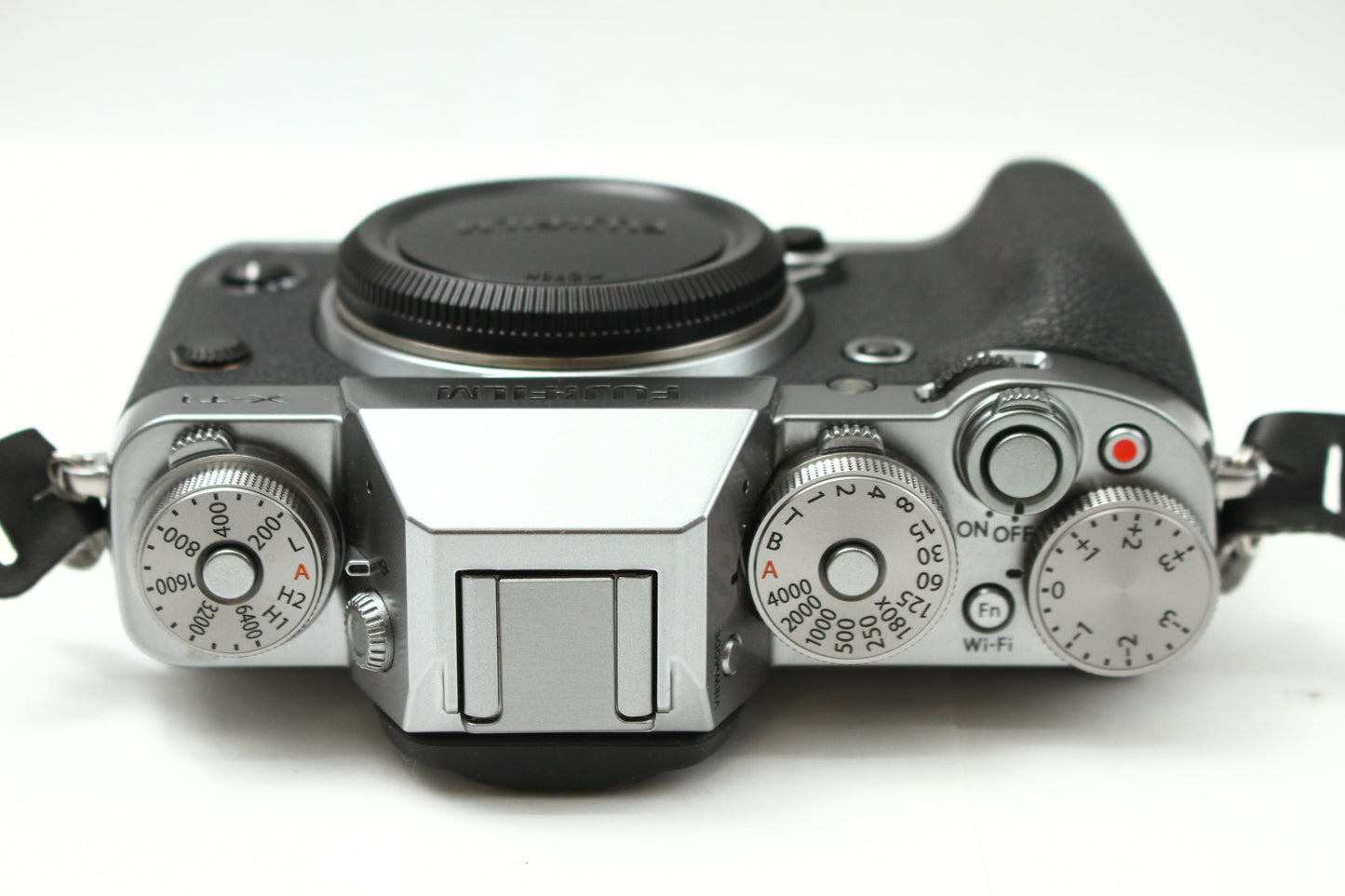 X-T1 Graphite Silver Edition + ハンドグリップ