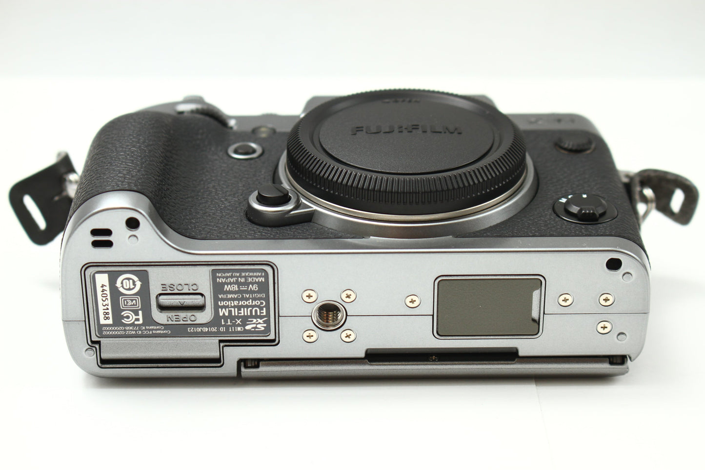 X-T1 Graphite Silver Edition + ハンドグリップ