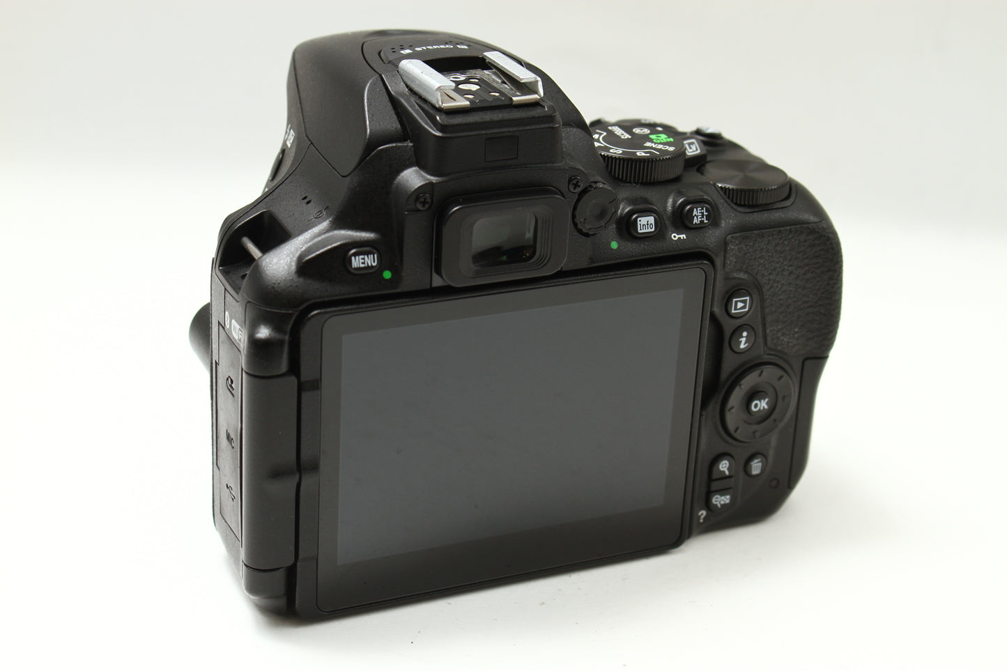 D5600