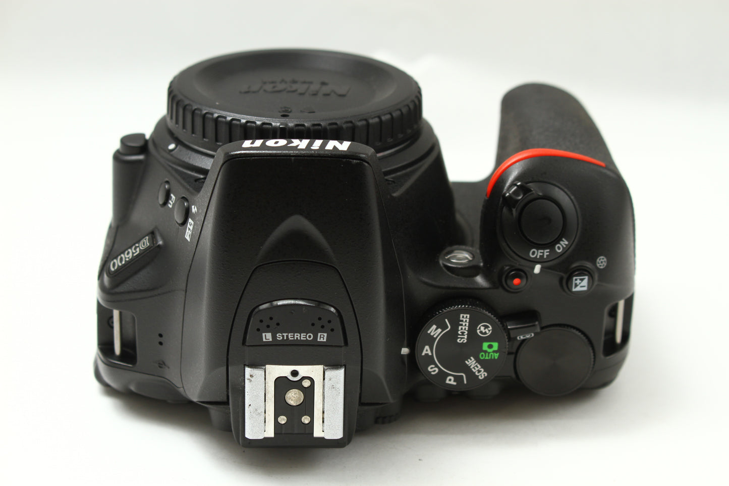 D5600