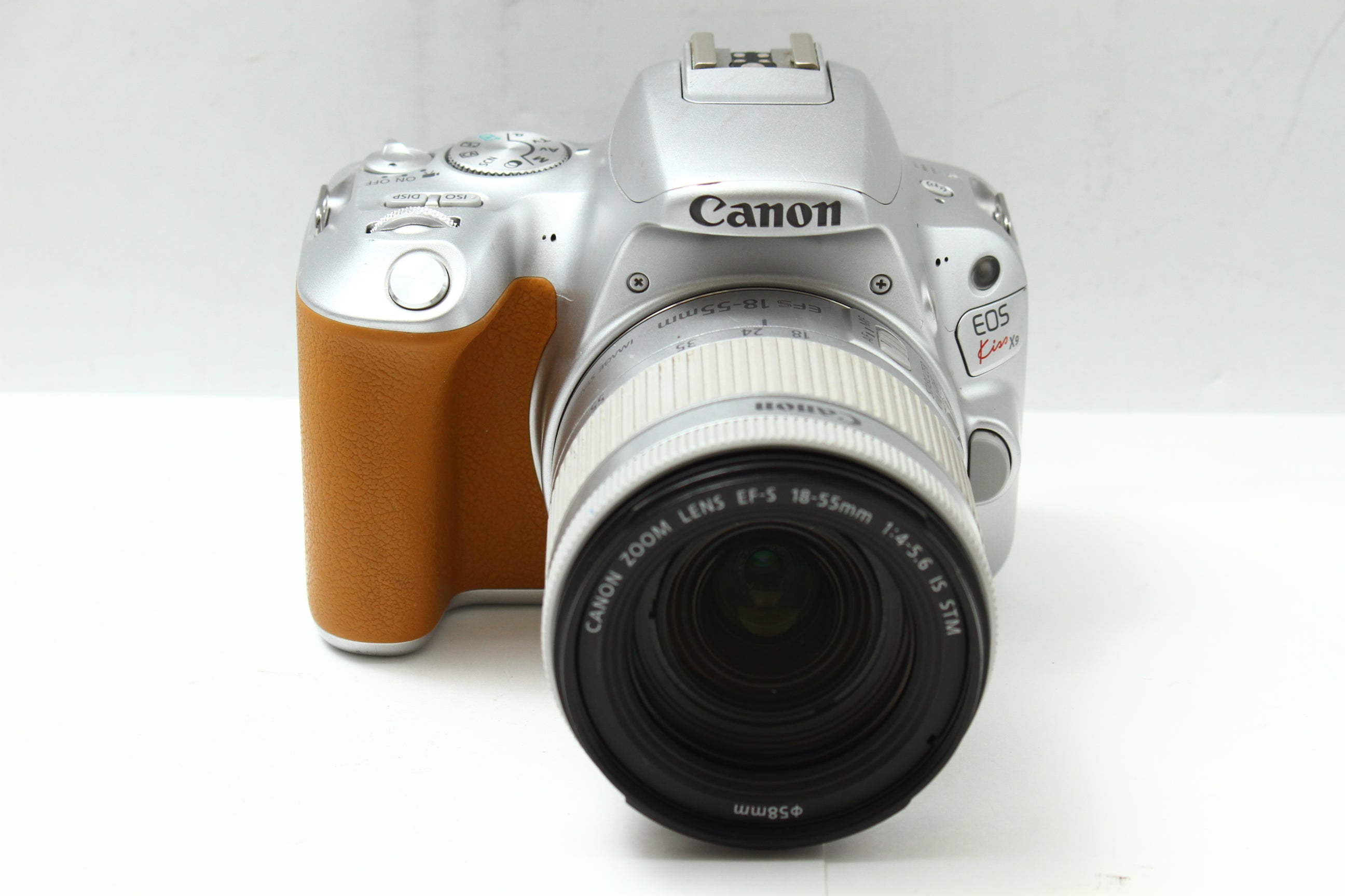 Canon キャノン EOS Kiss x9 シルバー Canon (キヤノン) EOS Kiss X9 シルバー + 18-55/4-5.6 IS STM