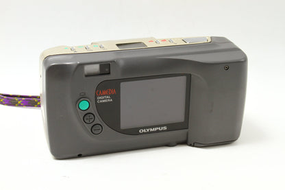 CAMEDIA C-820L (1997年発売)