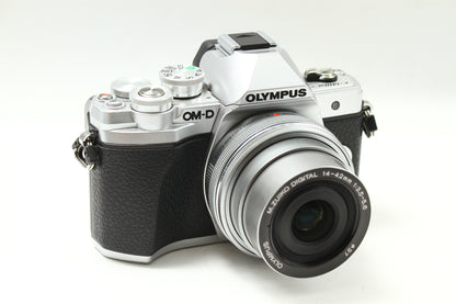 OM-D E-M10 Mark III シルバー + EZ 14-42 レンズキット