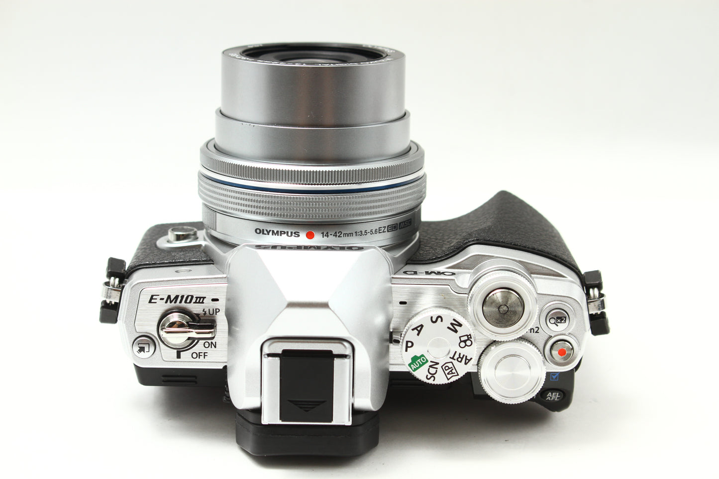 OM-D E-M10 Mark III シルバー + EZ 14-42 レンズキット