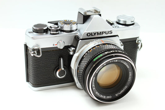 OM-1 シルバー + 50/1.8