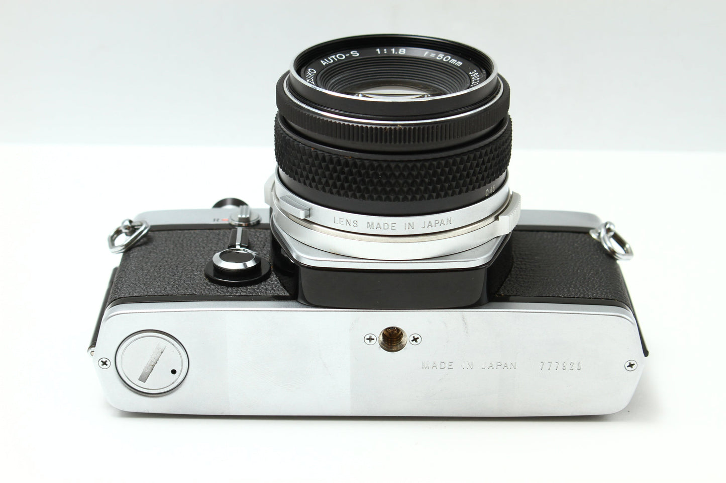 OM-1 シルバー + 50/1.8