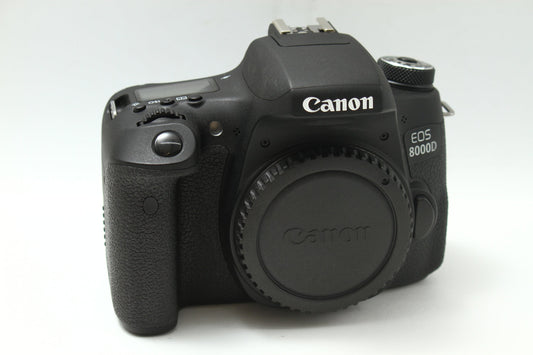 EOS 8000D