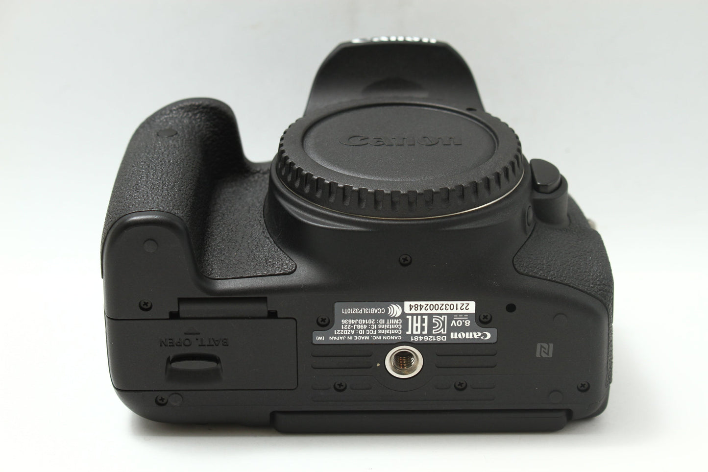 EOS 8000D