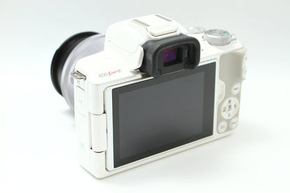 EOS Kiss M  ホワイト + 15-45 IS STM + 22 STM Wレンズキット