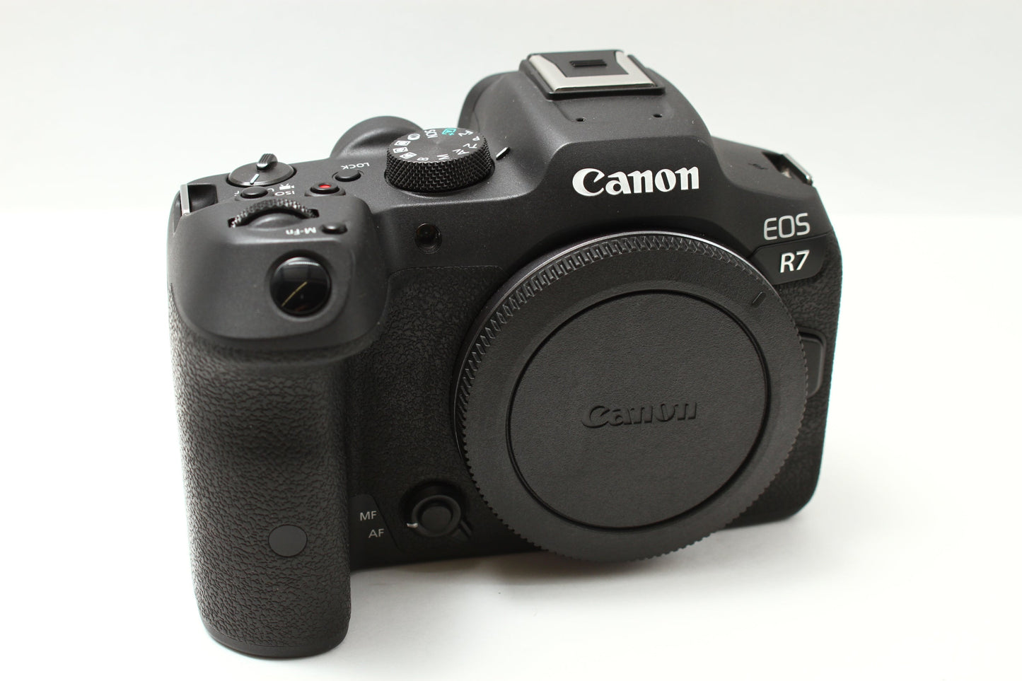 EOS R7