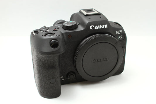 EOS R7