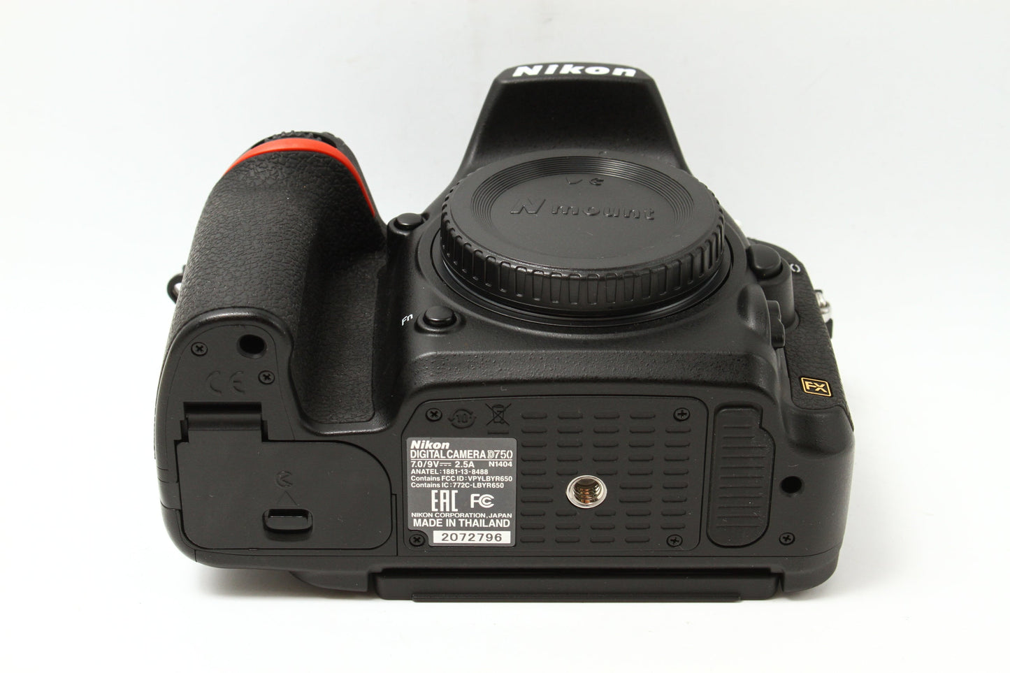 D750