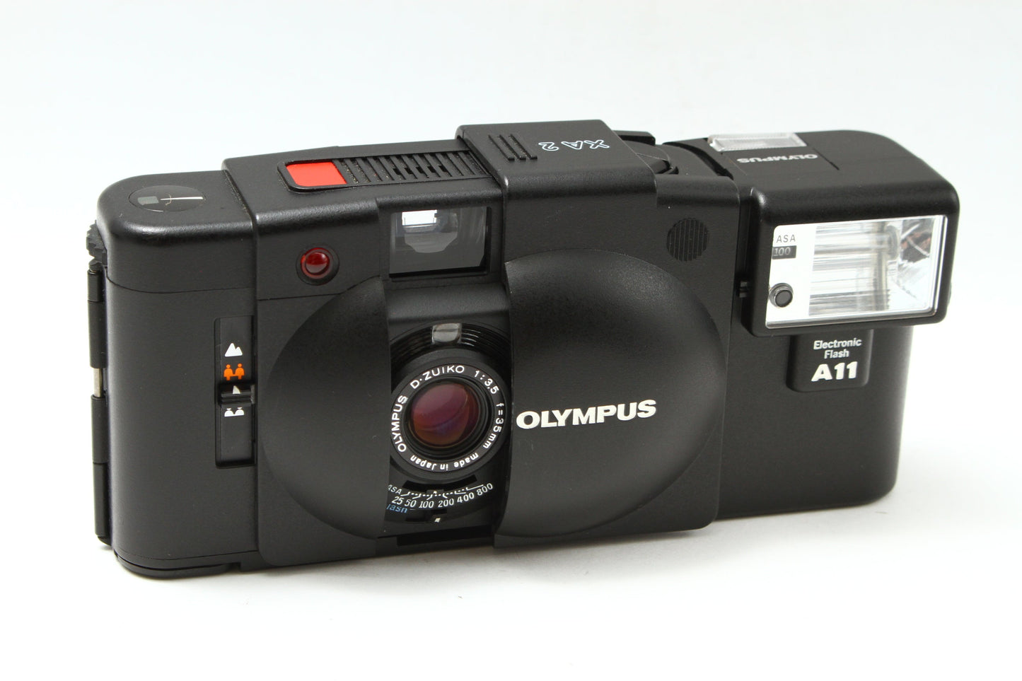 XA2 D.Zuiko 35/3.5 + A11