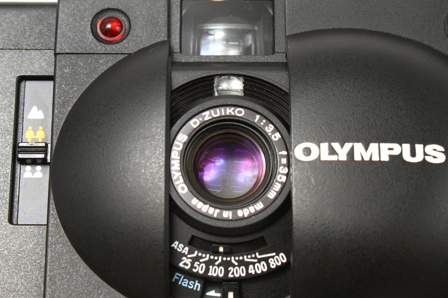 XA2 D.Zuiko 35/3.5 + A11
